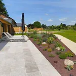 Les Paticheres - L'atelier Avec Acces A La Piscine Holiday home *