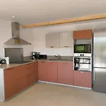 Les Paticheres - L'atelier Avec Acces A La Piscine Holiday home