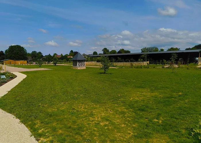 Dom wakacyjny Les Paticheres - L'atelier Avec Acces A La Piscine Biville-la-Baignarde
